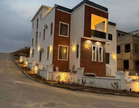 5 bedroom detached duplex with smart home features