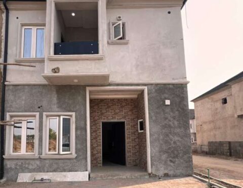 Nicely finished and spacious 3 bedroom terrace duplex in an estate