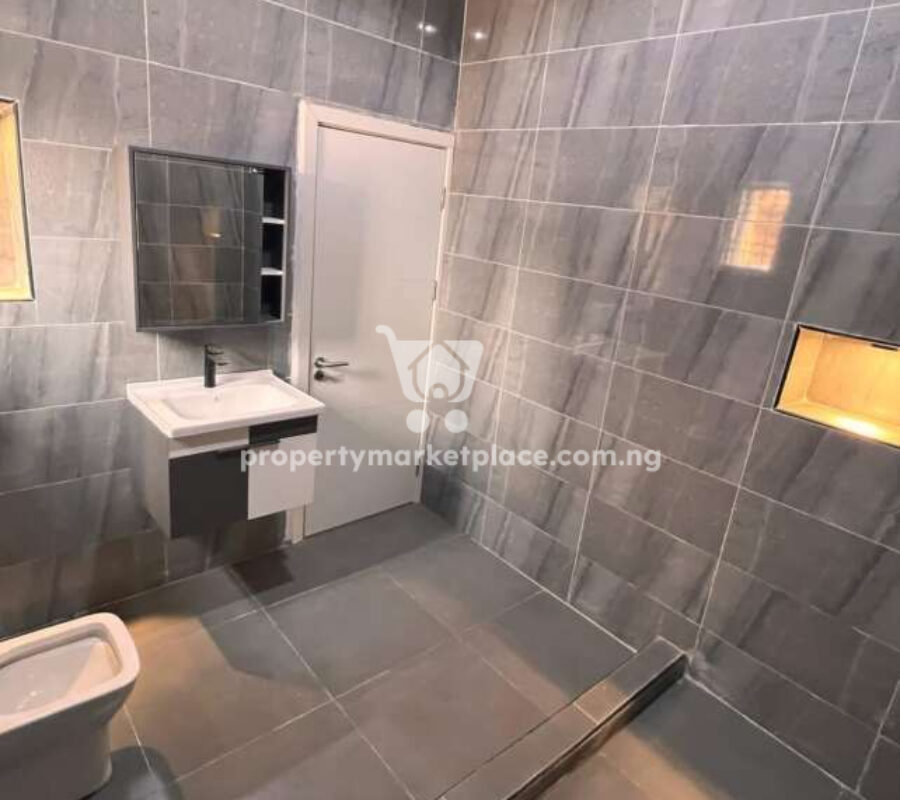 Nicely finished and spacious 3 bedroom terrace duplex in an estate