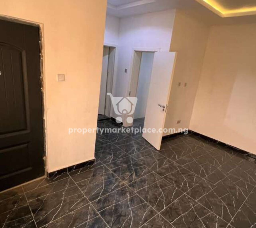 Nicely finished and spacious 3 bedroom terrace duplex in an estate