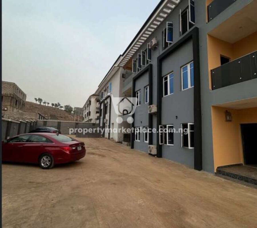 Spacious 4 bedroom terrace duplex with Bq (corner unit)