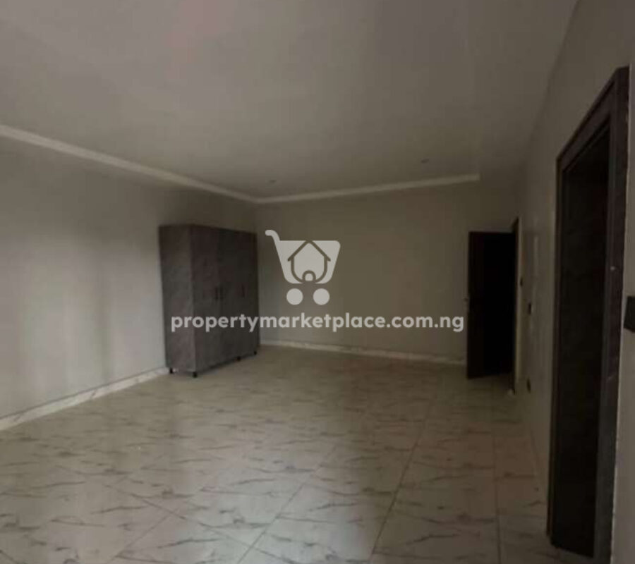 Spacious 4 bedroom terrace duplex with Bq (corner unit)