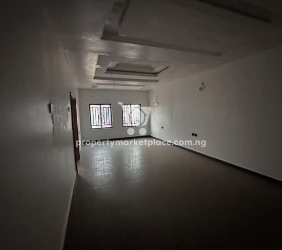 Spacious 4 bedroom terrace duplex with Bq (corner unit)