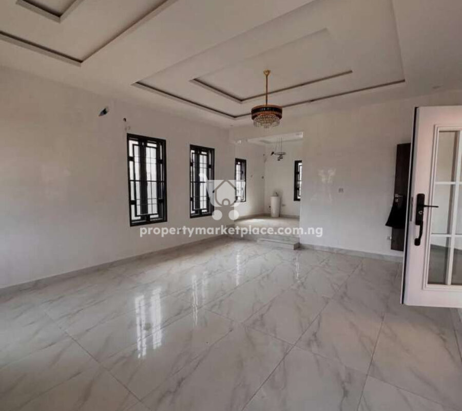 Nicely finished 5 bedroom detached duplex with a room Bq