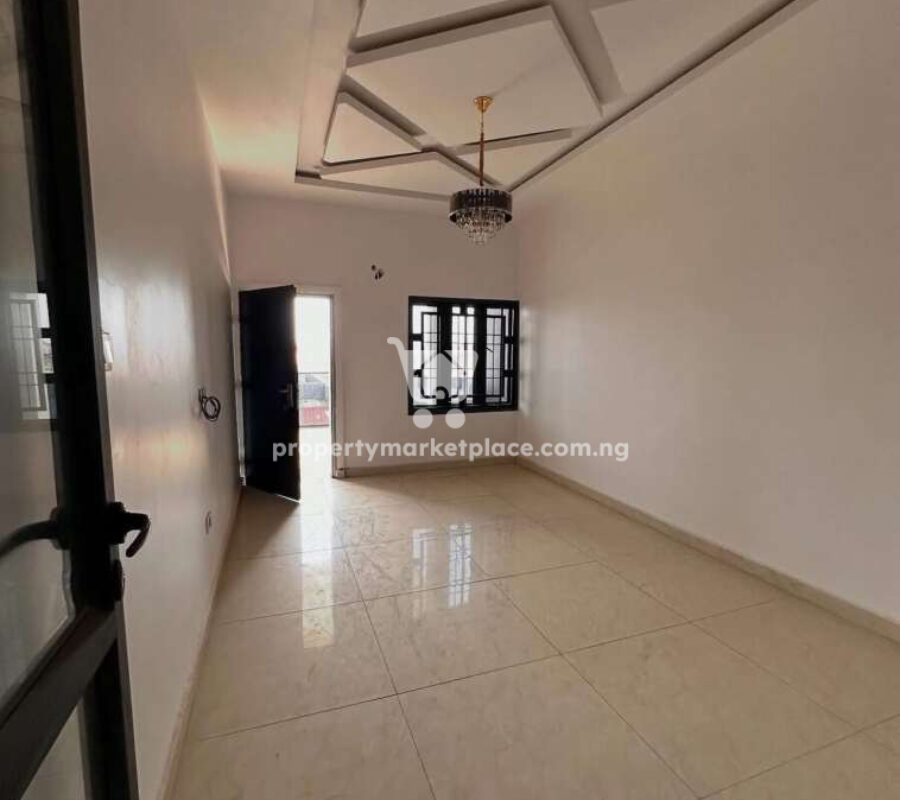 Nicely finished 5 bedroom detached duplex with a room Bq