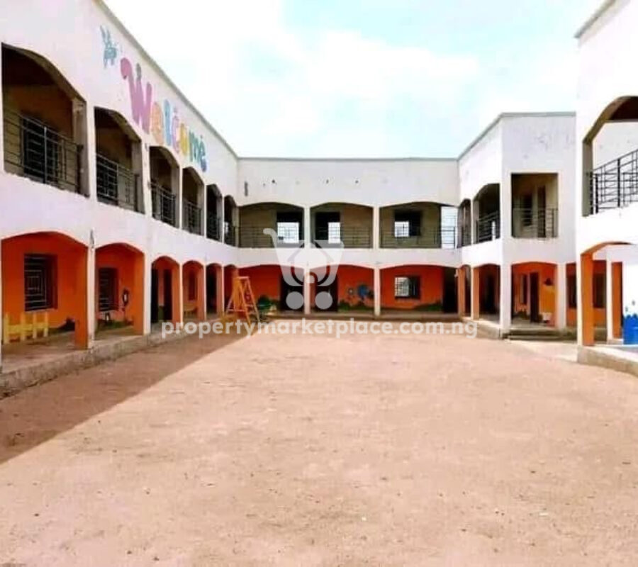 A functional school with 21 classrooms in a nice area