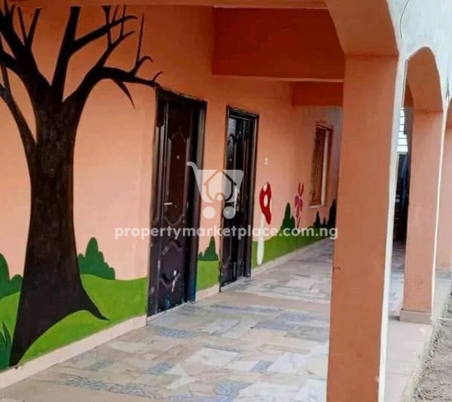 A functional school with 21 classrooms in a nice area