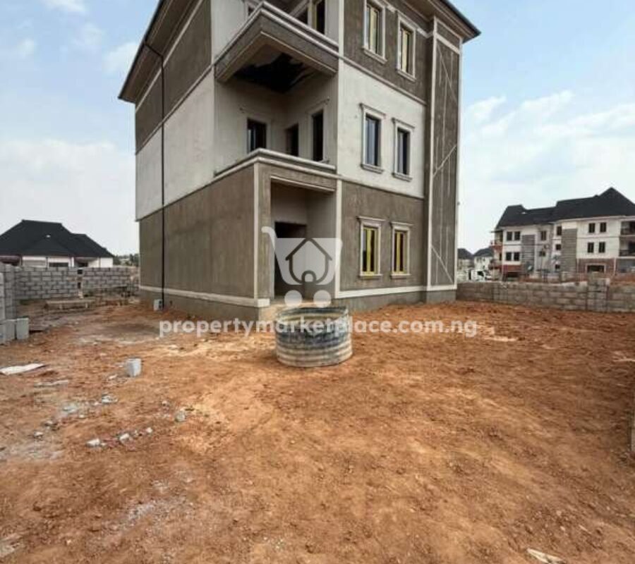 Solidly built 4 bedroom detached duplex with a room Bq