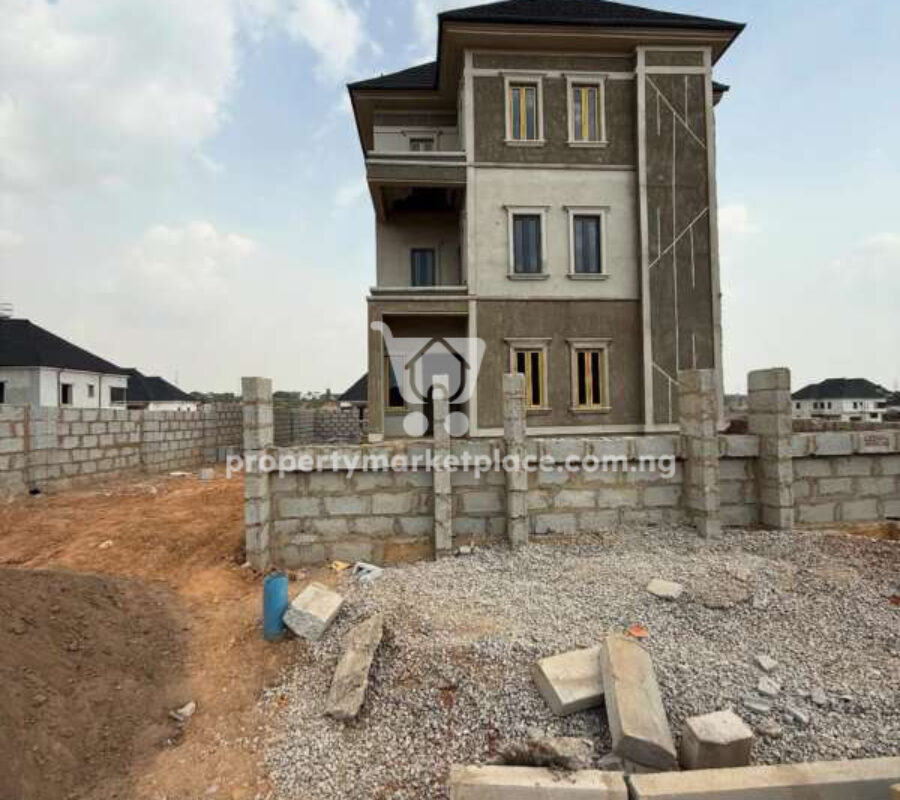 Solidly built 4 bedroom detached duplex with a room Bq