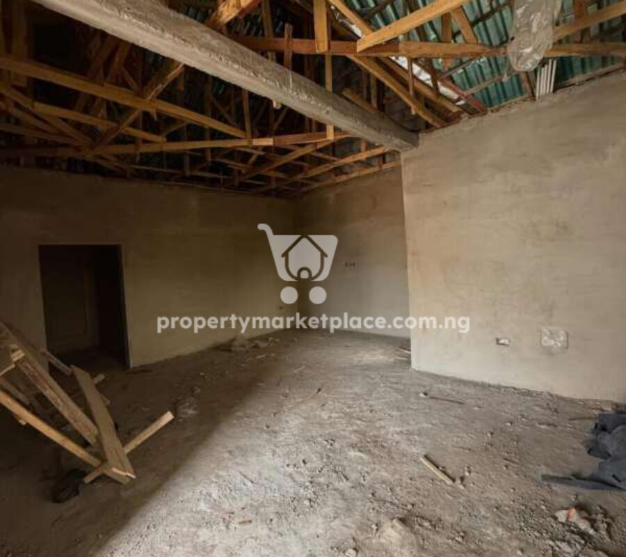 Solidly built 4 bedroom detached duplex with a room Bq
