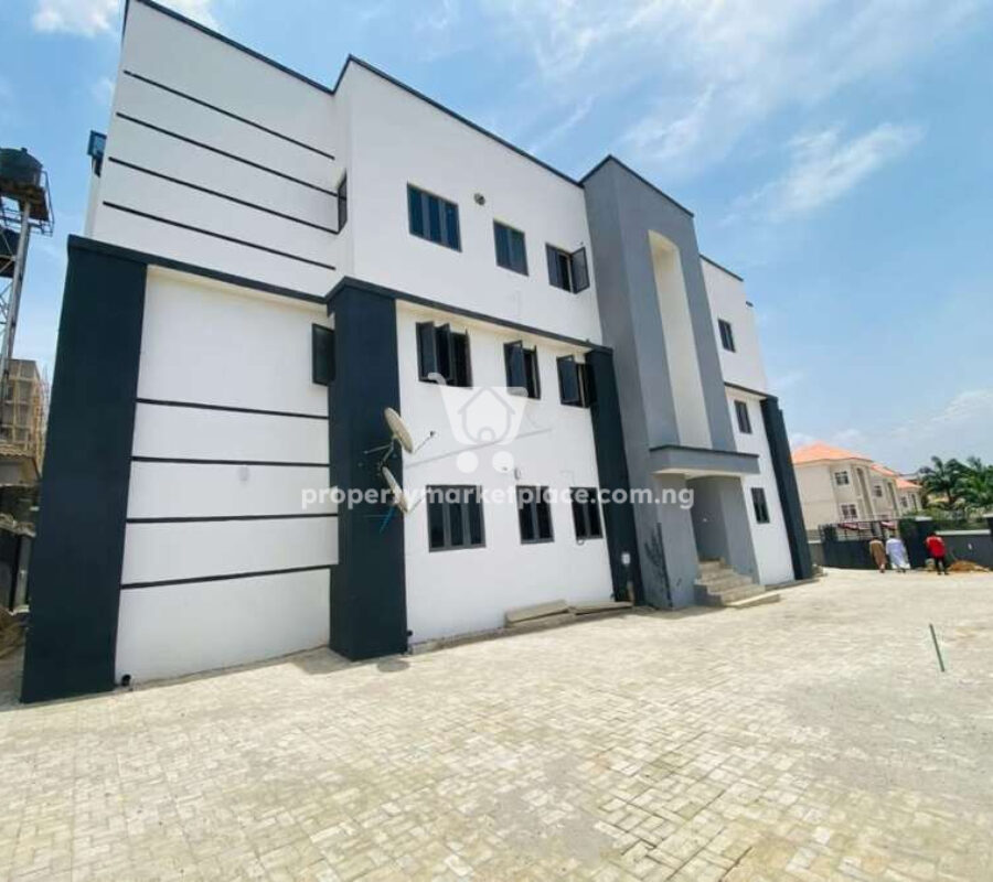 Spacious 2 bedroom flat in a nice and accessible area