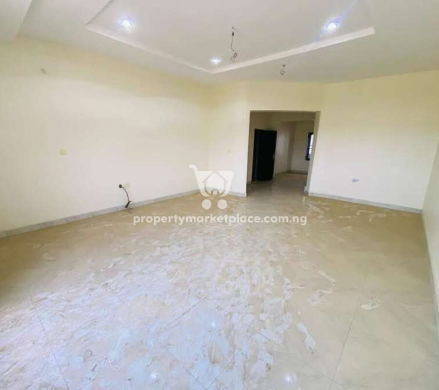 Spacious 2 bedroom flat in a nice and accessible area
