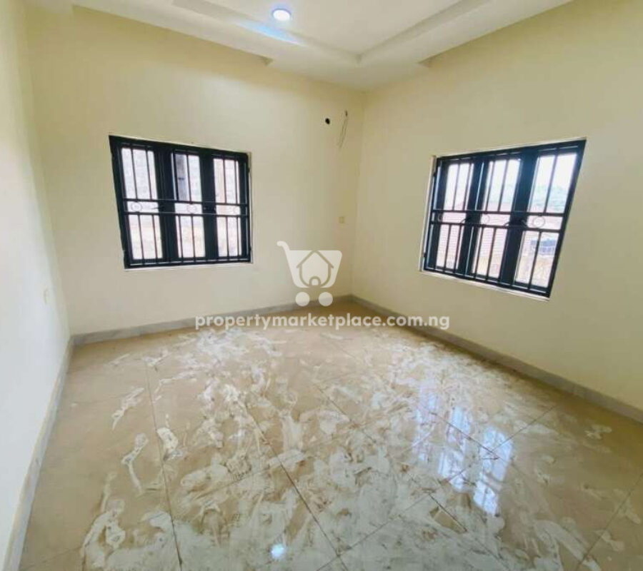 Spacious 2 bedroom flat in a nice and accessible area