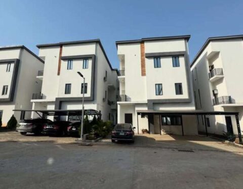 Spacious 5 bedroom detached duplex with a room boys quarters