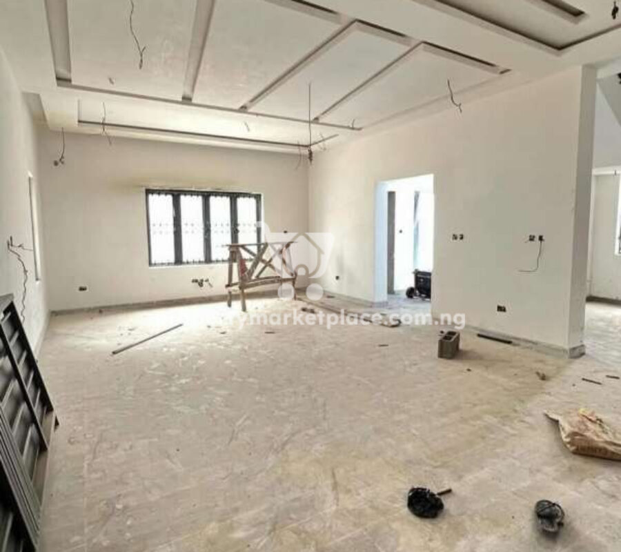 Spacious 5 bedroom detached duplex with a room boys quarters