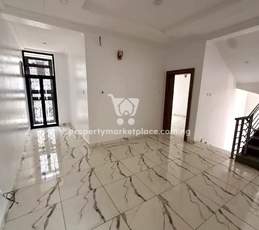 Nicely finished 4 bedroom terrace duplex with Bq in a nice area