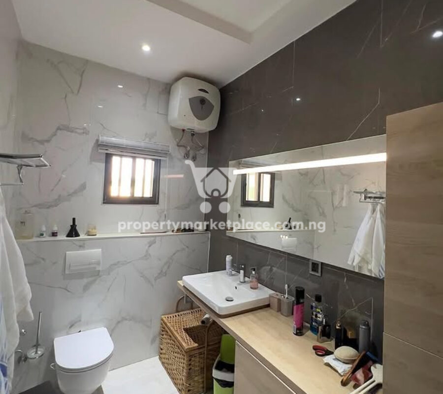 Furnished and automated 4 bedroom semi-detached duplex with Bq
