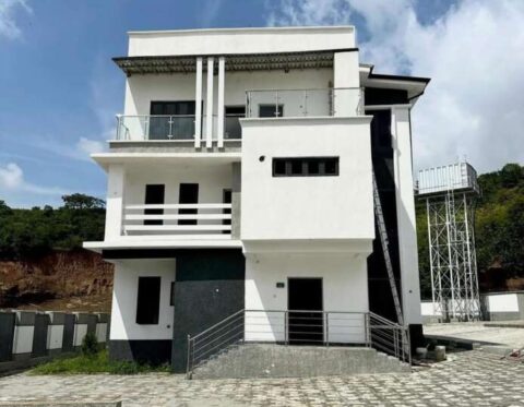 Solidly built 6 bedroom detached duplex with a Bq in an estate