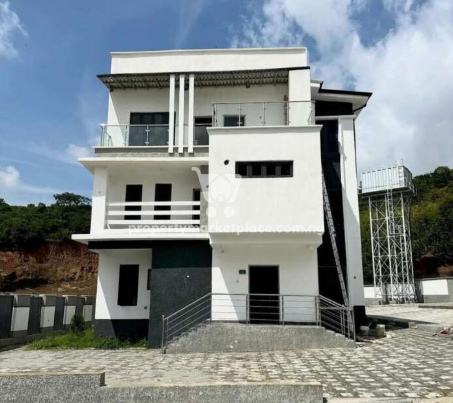 Solidly built 6 bedroom detached duplex with a Bq in an estate
