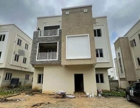 Solidly built 5 bedroom detached duplex with Bq in a mini estate