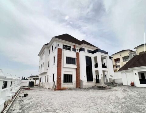 Luxurious 7 bedroom mansion with swimming pool on 2000 sqm land