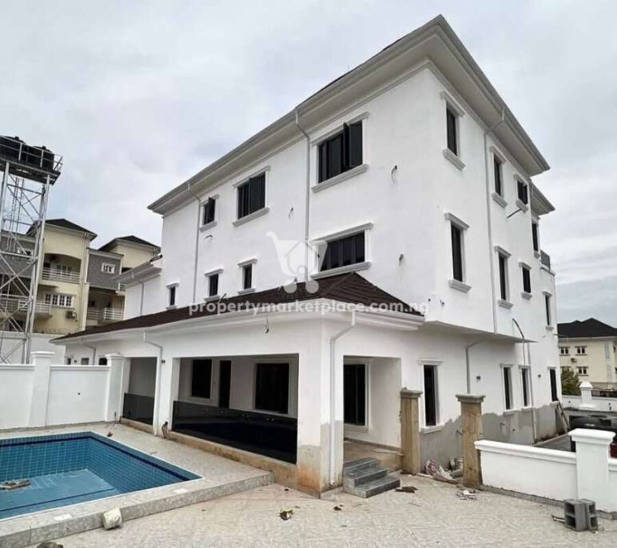 Luxurious 7 bedroom mansion with swimming pool on 2000 sqm land