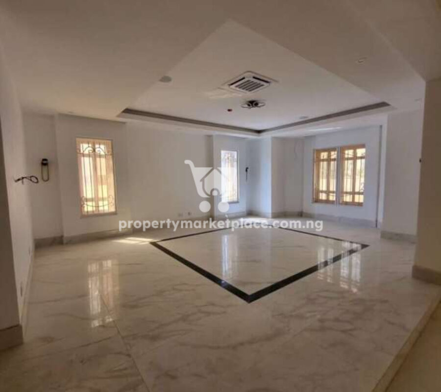 Exquisitely finished 8 bedroom detached mansion with swimming pool, gym, 2 rooms Bq