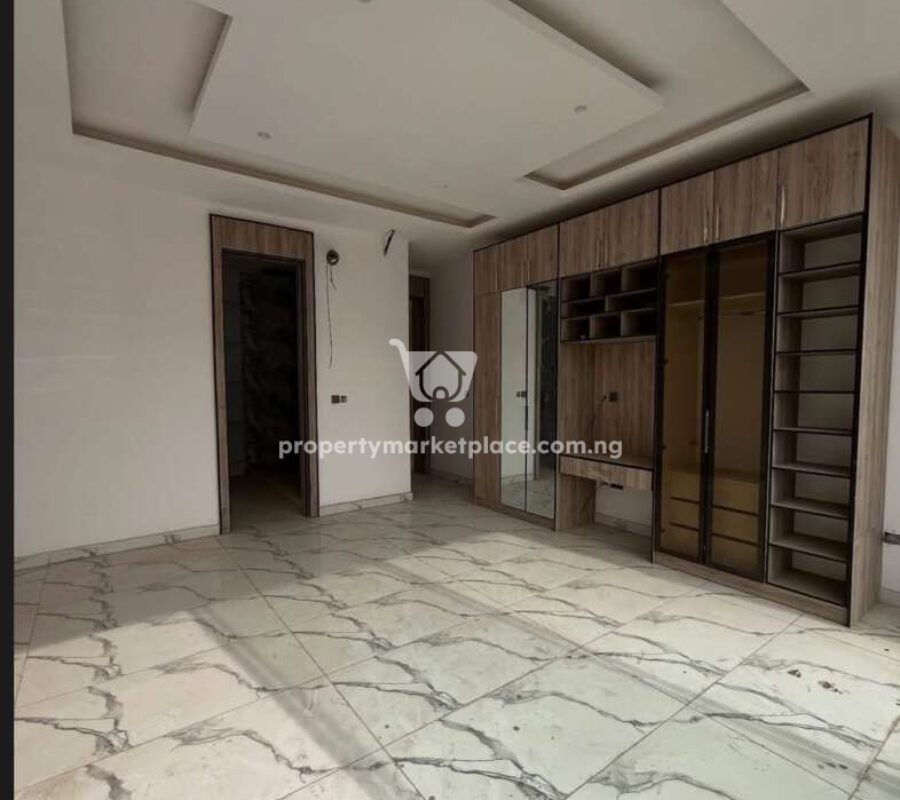 2 units of 6 bedroom detached duplexes, each with swimming pool