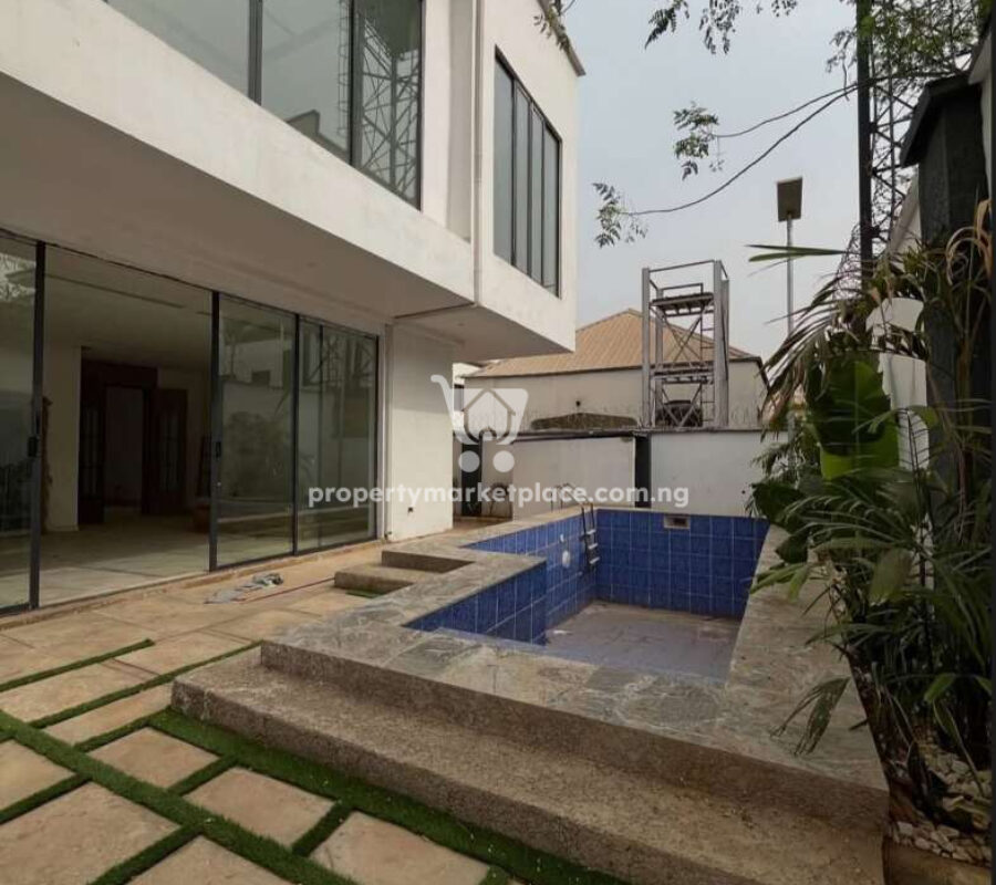 2 units of 6 bedroom detached duplexes, each with swimming pool