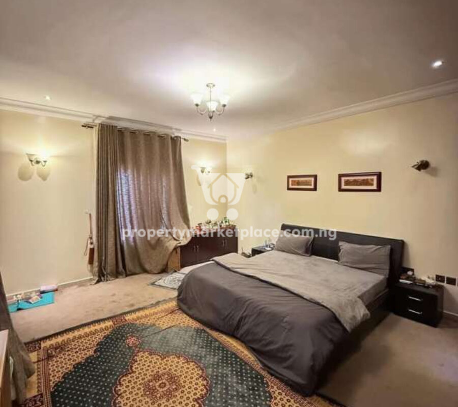 Spacious 3 bedroom with a room boys quarters