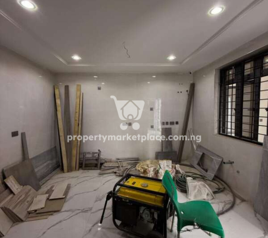 Nicely finished 4 bedroom terrace duplex with a room Bq