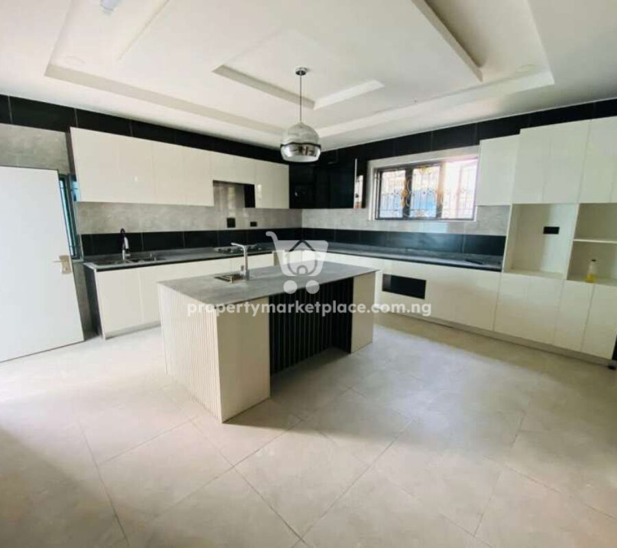 Massive 4 bedroom terrace duplex with Bq (corner unit)