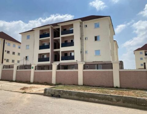 Spacious 2 and 3 bedroom flats in a nice area