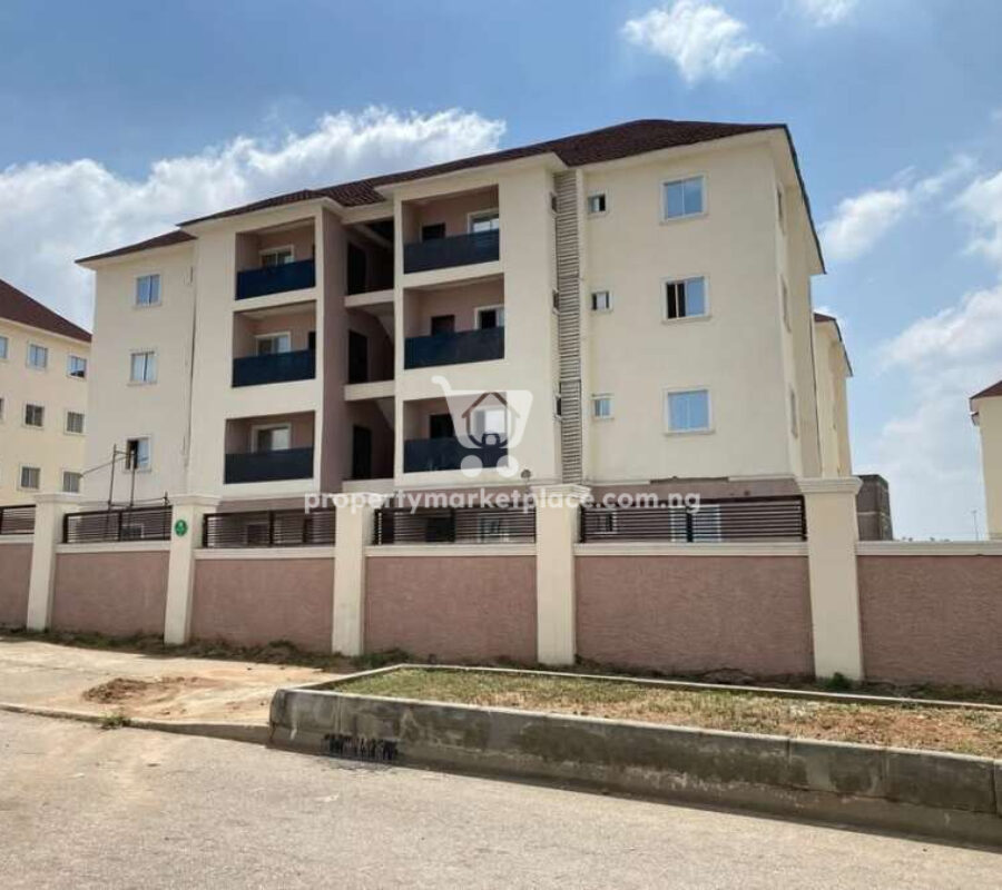 Spacious 2 and 3 bedroom flats in a nice area