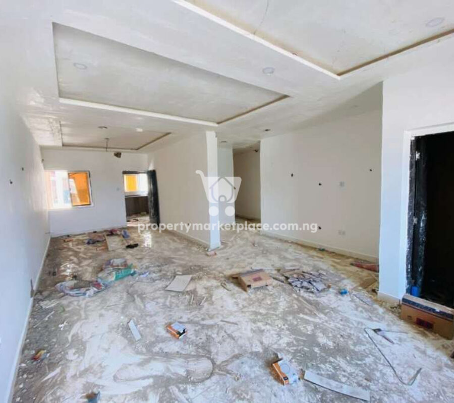Spacious 2 and 3 bedroom flats in a nice area