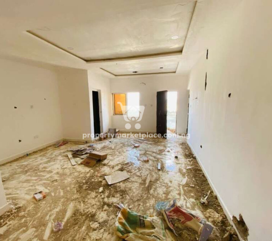 Spacious 2 and 3 bedroom flats in a nice area