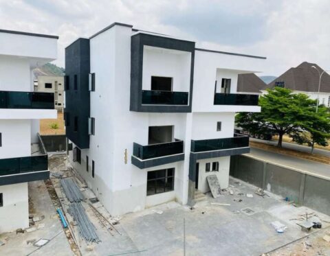 Smart 6 bedroom detached duplex with elevator, swimming pool