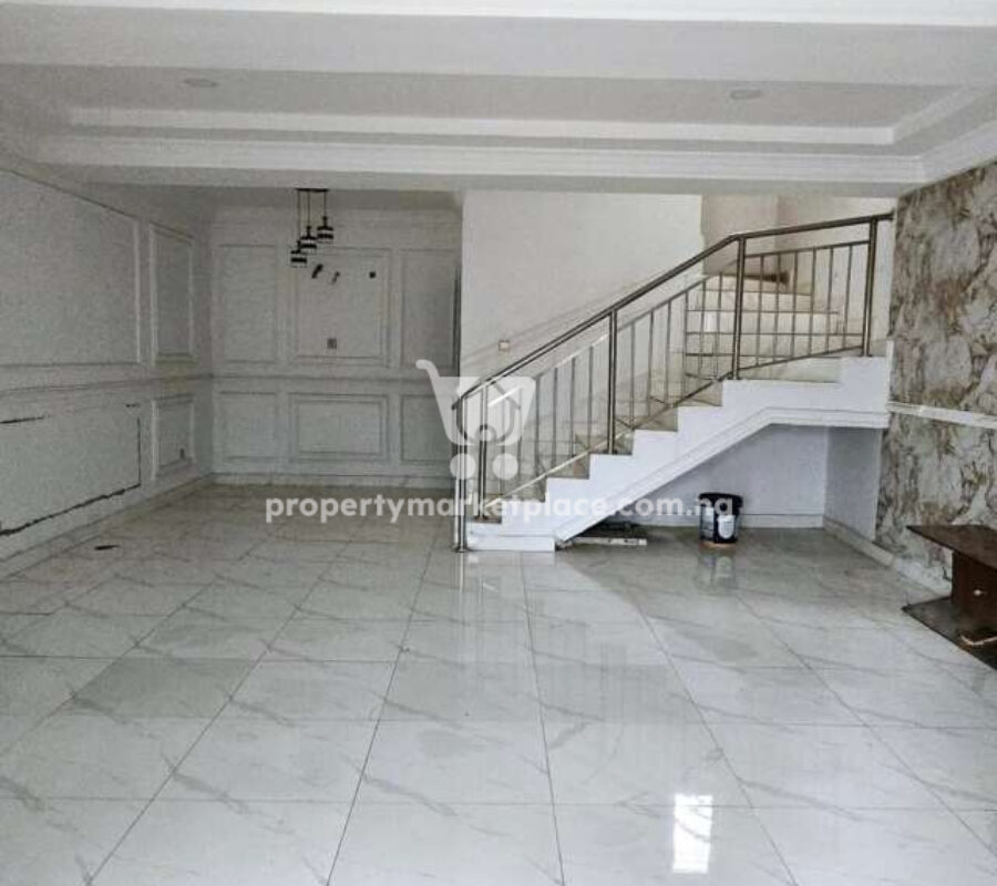 Nicely finished 4 bedroom terrace duplex with a room Bq