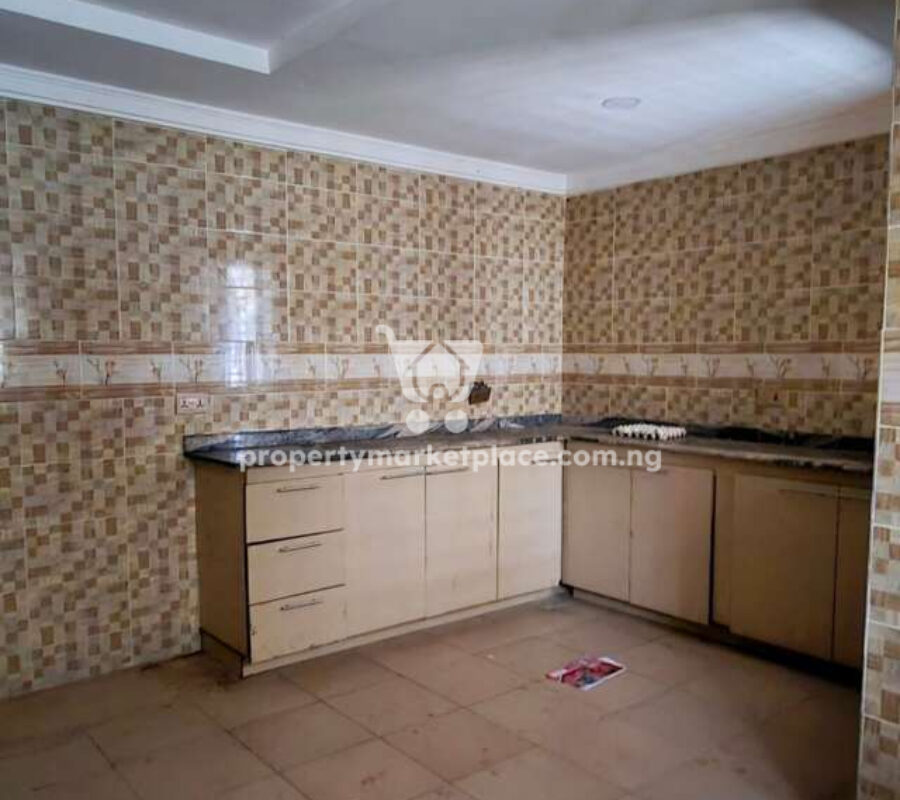Nicely finished 4 bedroom terrace duplex with a room Bq