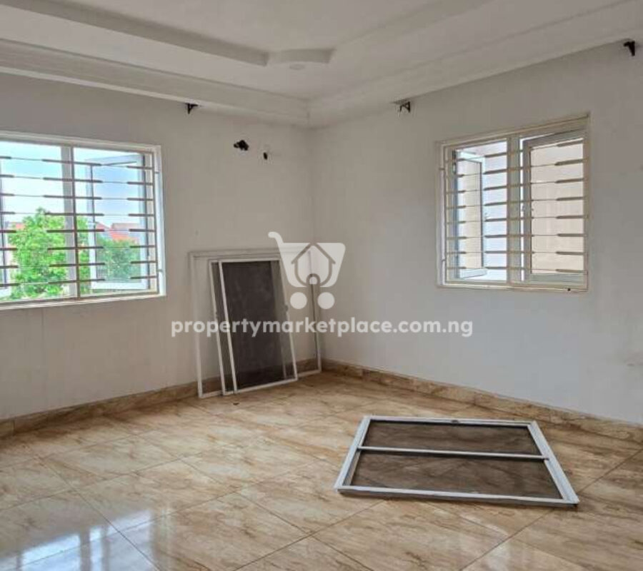 Nicely finished 4 bedroom terrace duplex with a room Bq