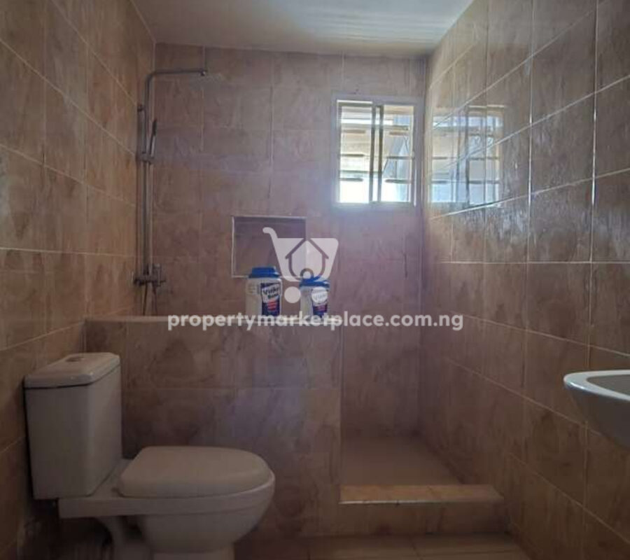 Nicely finished 4 bedroom terrace duplex with a room Bq