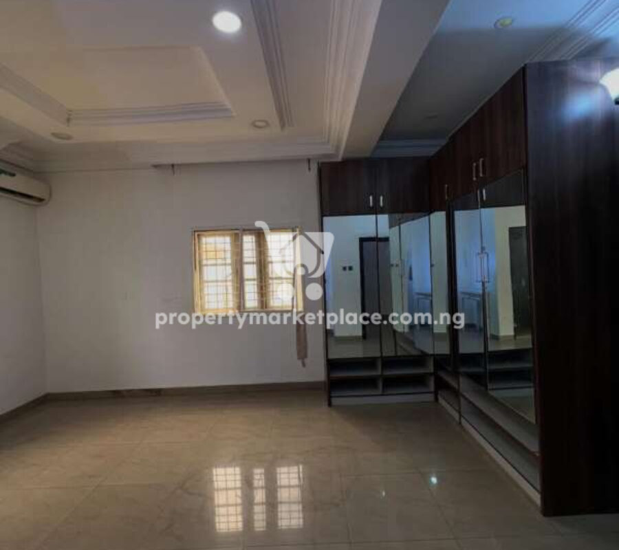 Solidly built 6 bedroom detached duplex with Bq in a secured estate