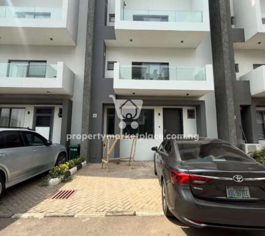 Luxurious 4 bedroom terrace duplex with Bq at Jabi lake resort