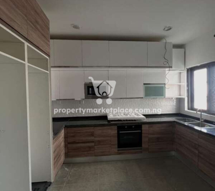Luxurious 4 bedroom terrace duplex with Bq at Jabi lake resort