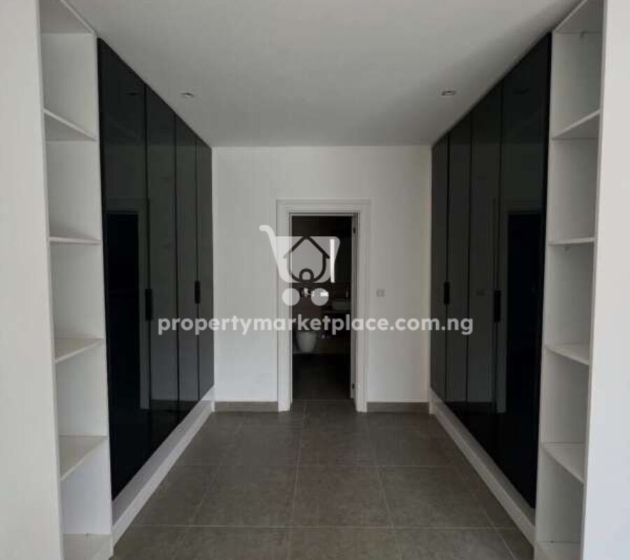 Luxurious 4 bedroom terrace duplex with Bq at Jabi lake resort