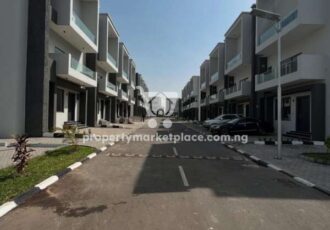 Luxurious 4 bedroom terrace duplex with Bq at Jabi lake resort