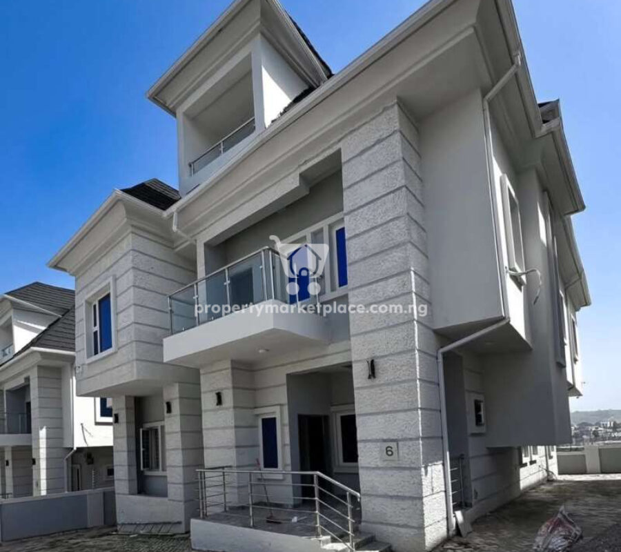 Solidly built 5 bedroom detached duplex with a room Bq