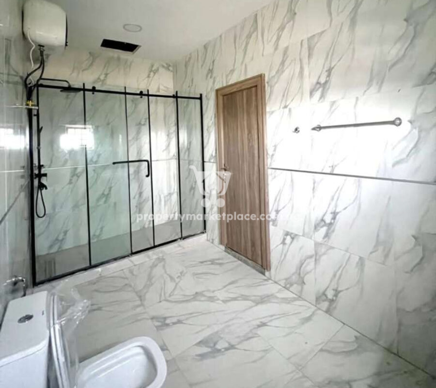 Solidly built 5 bedroom detached duplex with a room Bq