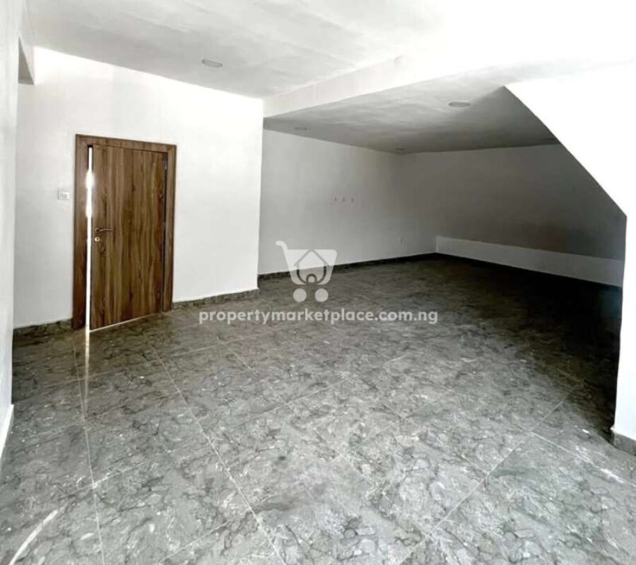 Solidly built 5 bedroom detached duplex with a room Bq