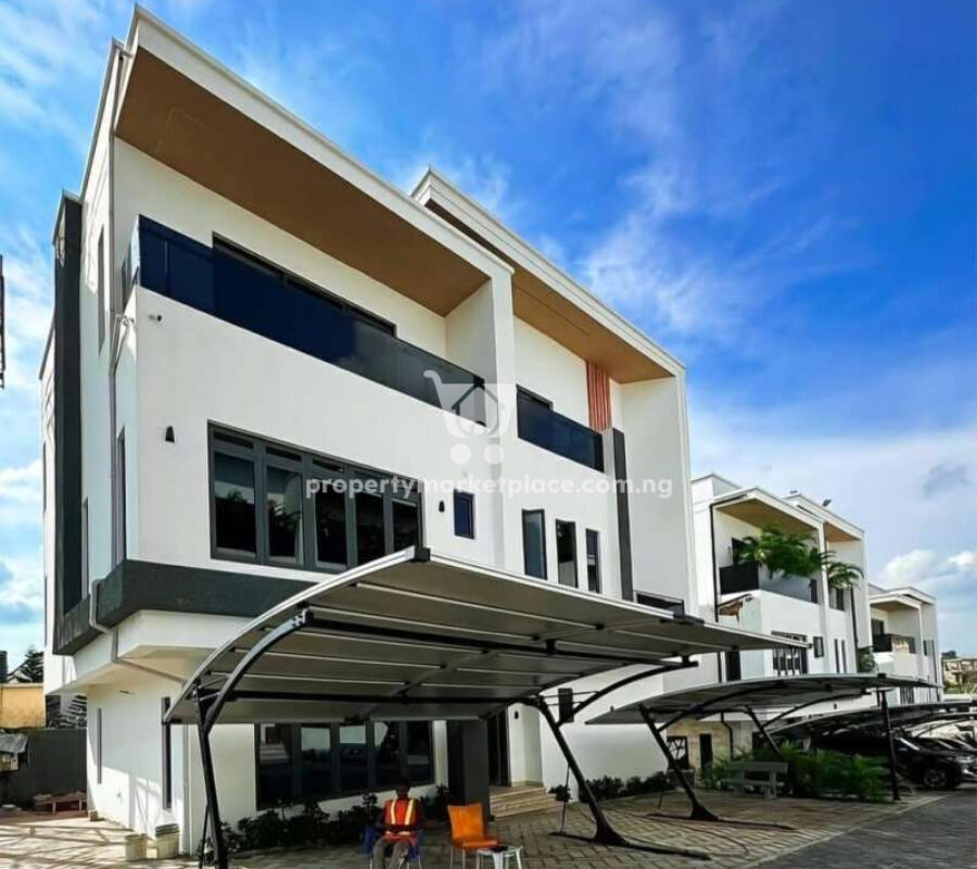 Smart 5 bedroom detached duplex with swimming pool